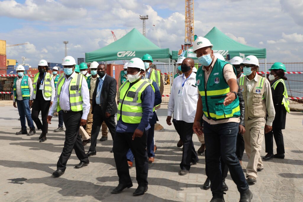 Presidente do Botswana visita Porto de Nacala 1